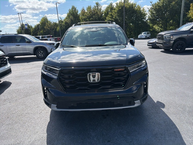 2025 Honda Pilot TrailSport photo 2