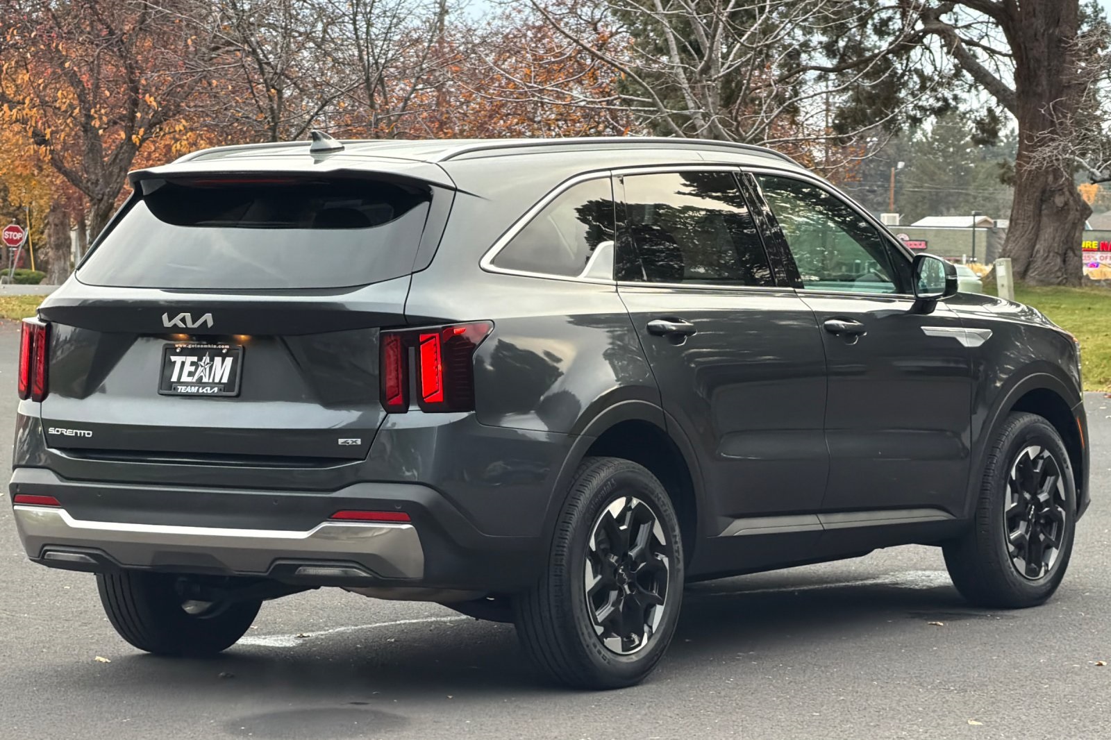 2024 Kia Sorento S photo 4