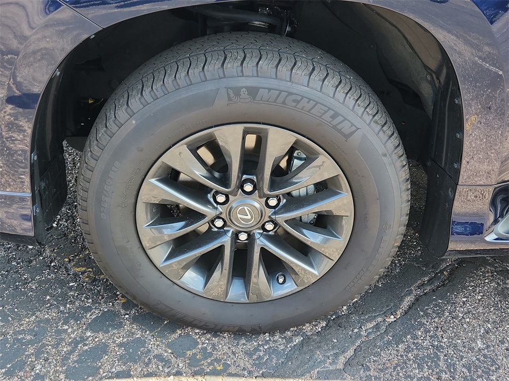 2023 Lexus GX Premium photo 23