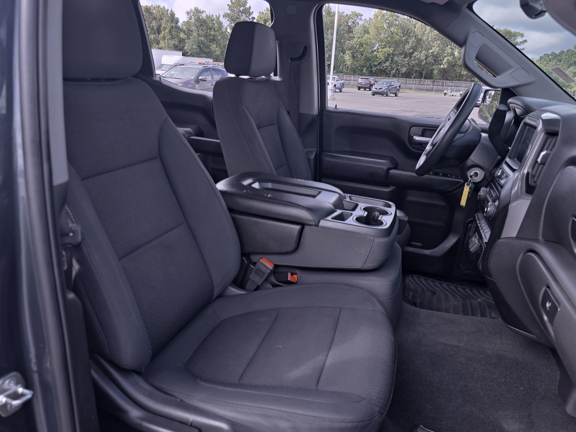 2020 Chevrolet Silverado 1500 Custom photo 23