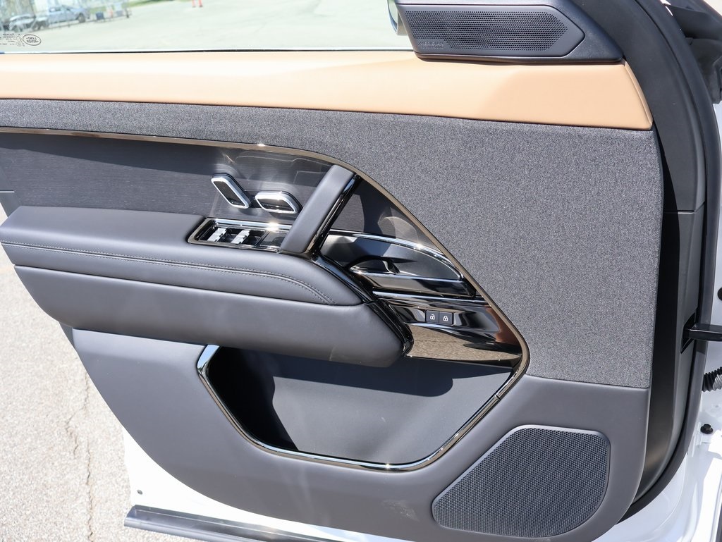 2025 Land Rover Range Rover Sport SE photo 28