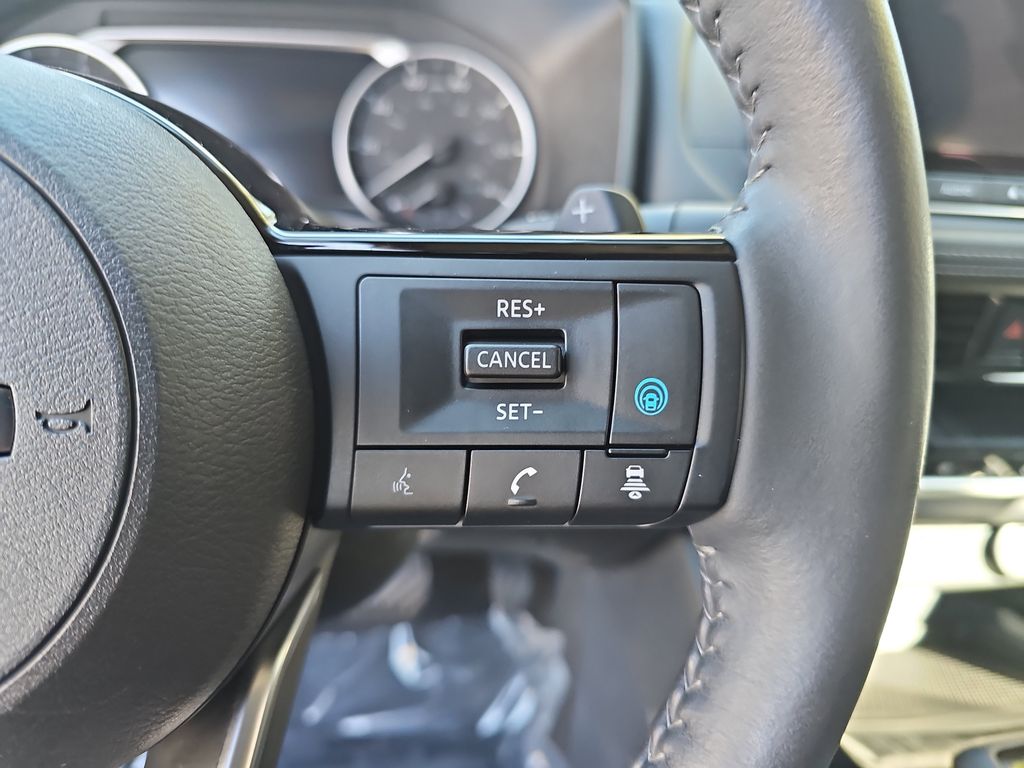 2022 Nissan Rogue SV photo 18