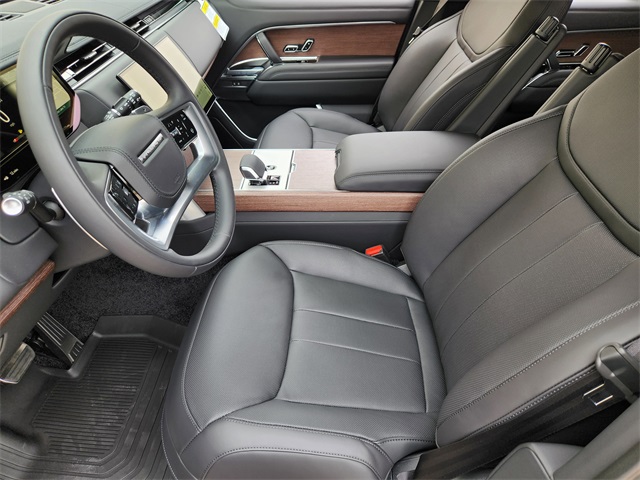 2025 Land Rover Range Rover SE photo 8
