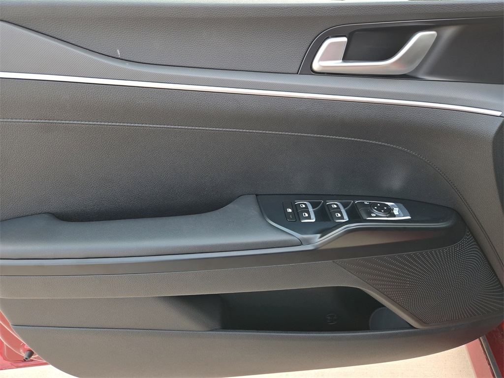 2021 Kia K5 LX photo 30