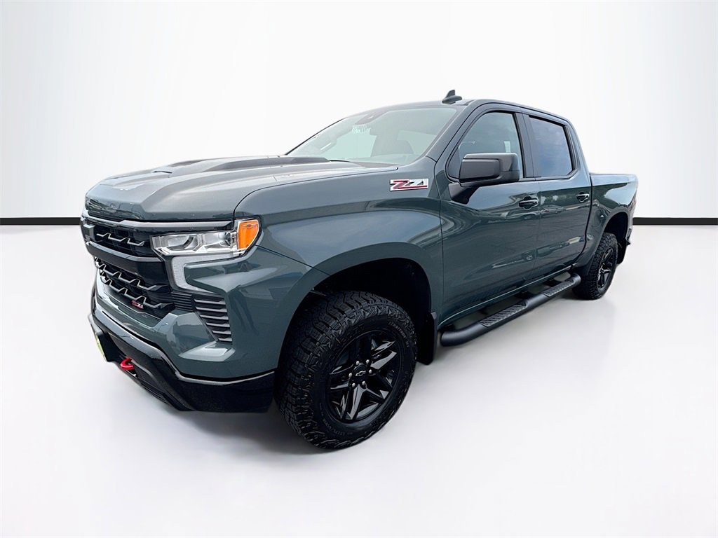 2025 Chevrolet Silverado 1500 LT Trail Boss photo 3