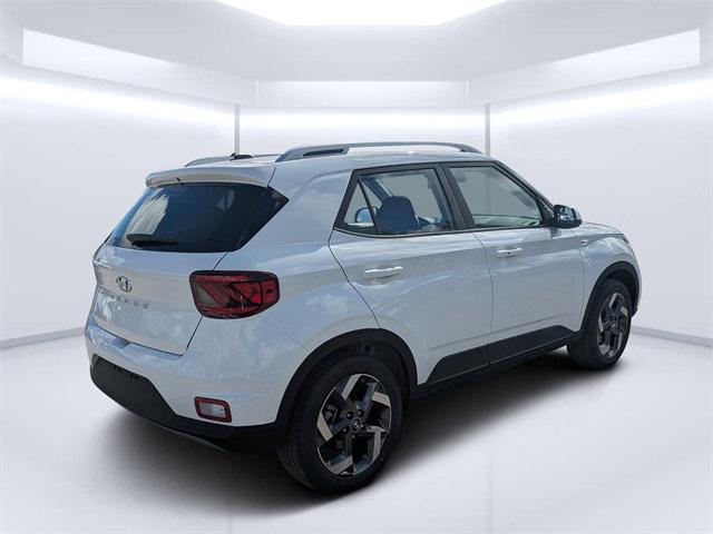 2026 Hyundai Venue SEL photo 2