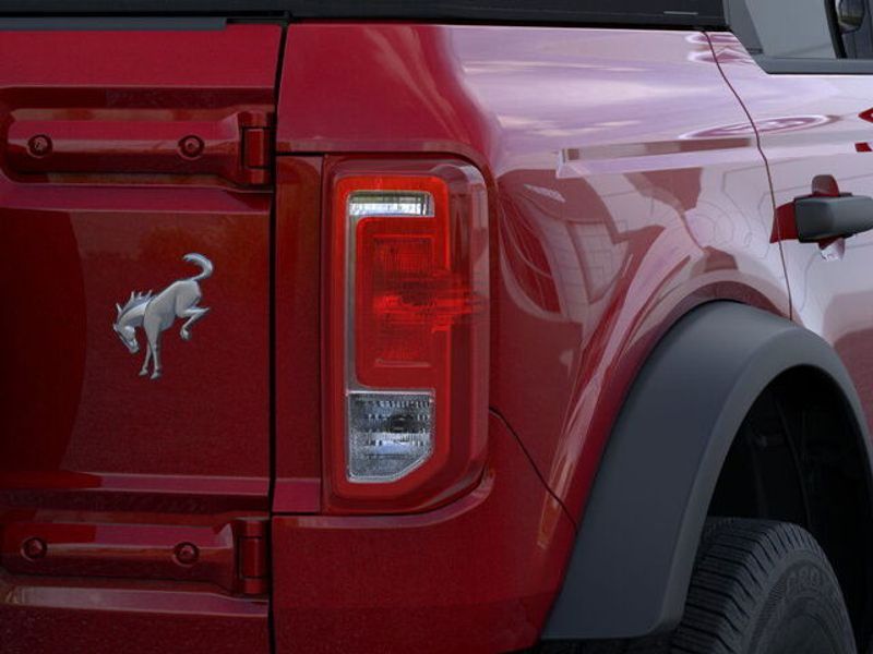 2025 Ford Bronco Base photo 21