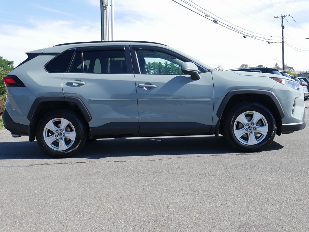 2019 Toyota RAV4 XLE Premium photo 5