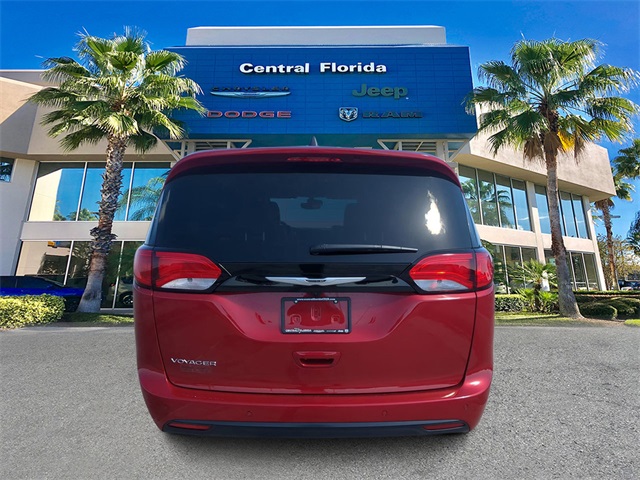 2025 Chrysler Voyager LX photo 5