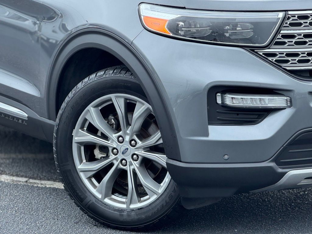 2023 Ford Explorer Limited photo 2