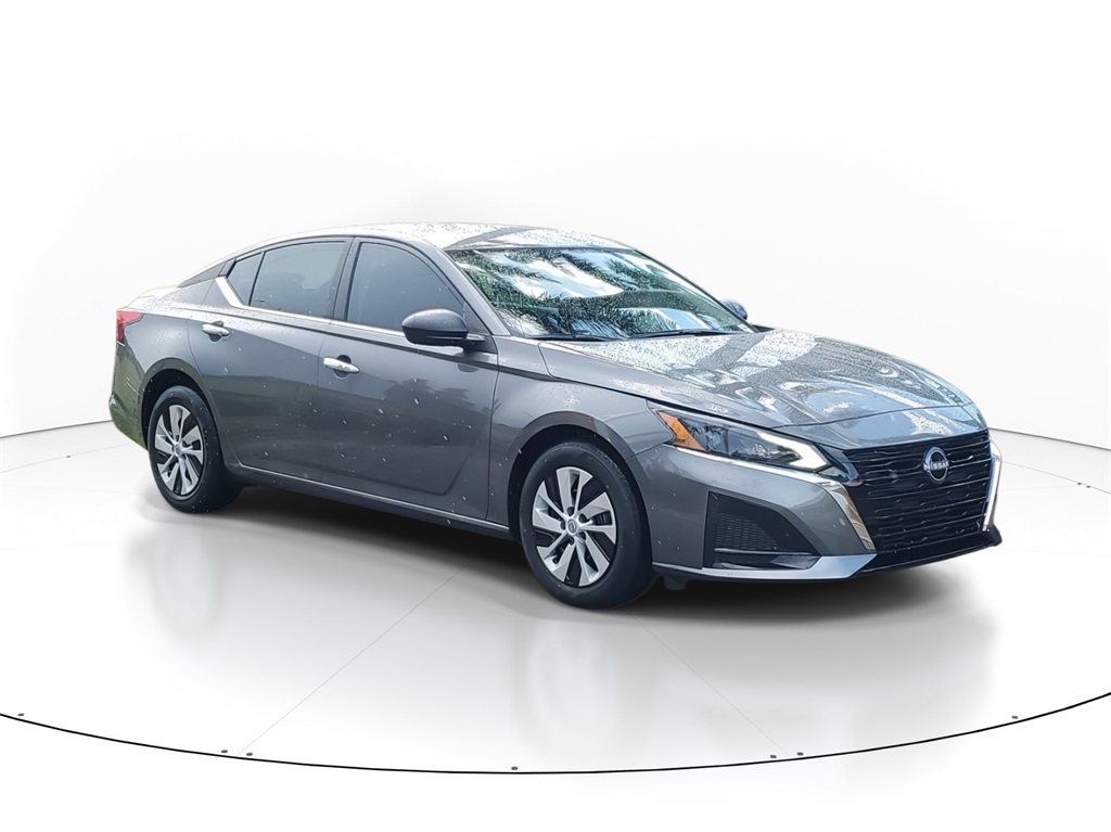 2025 Nissan Altima 2.5 S photo 2