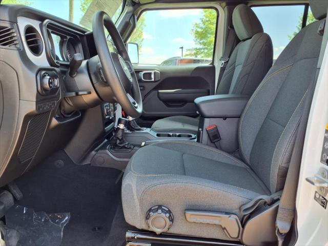 2025 Jeep Gladiator Sport photo 3