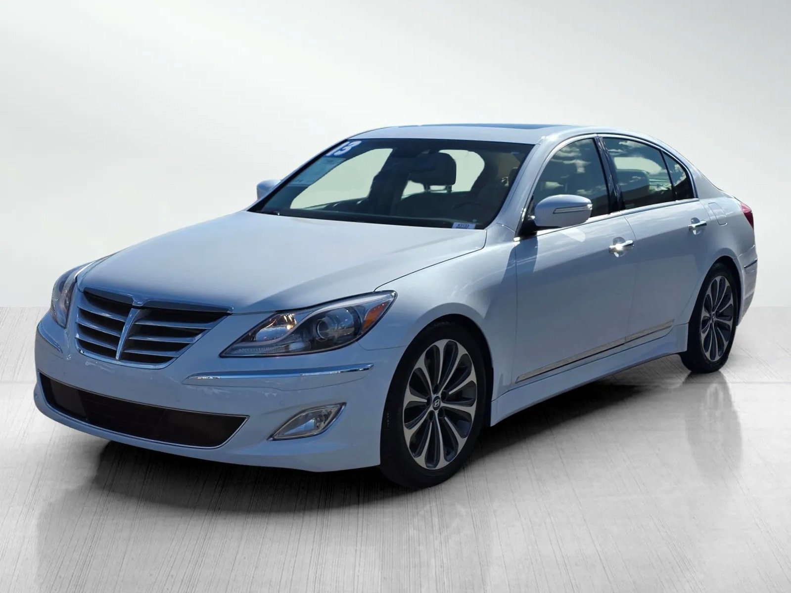 2013 Hyundai Genesis 5.0 R-Spec photo 3