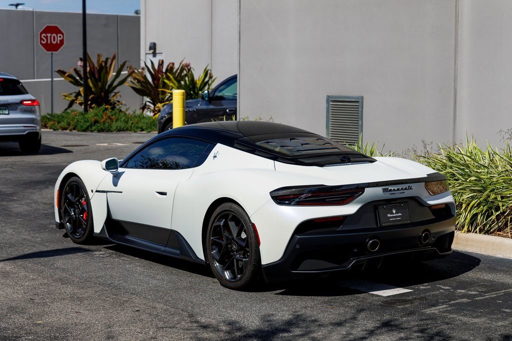 2022 Maserati MC20 Coupe photo 3