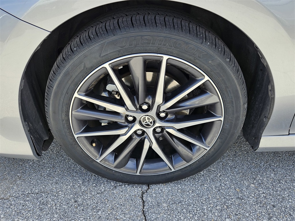 2022 Toyota Camry XLE photo 37