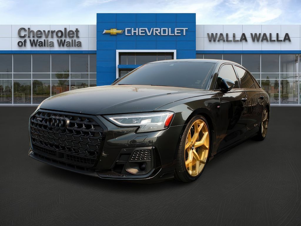 2022 Audi A8 L 55 photo 3