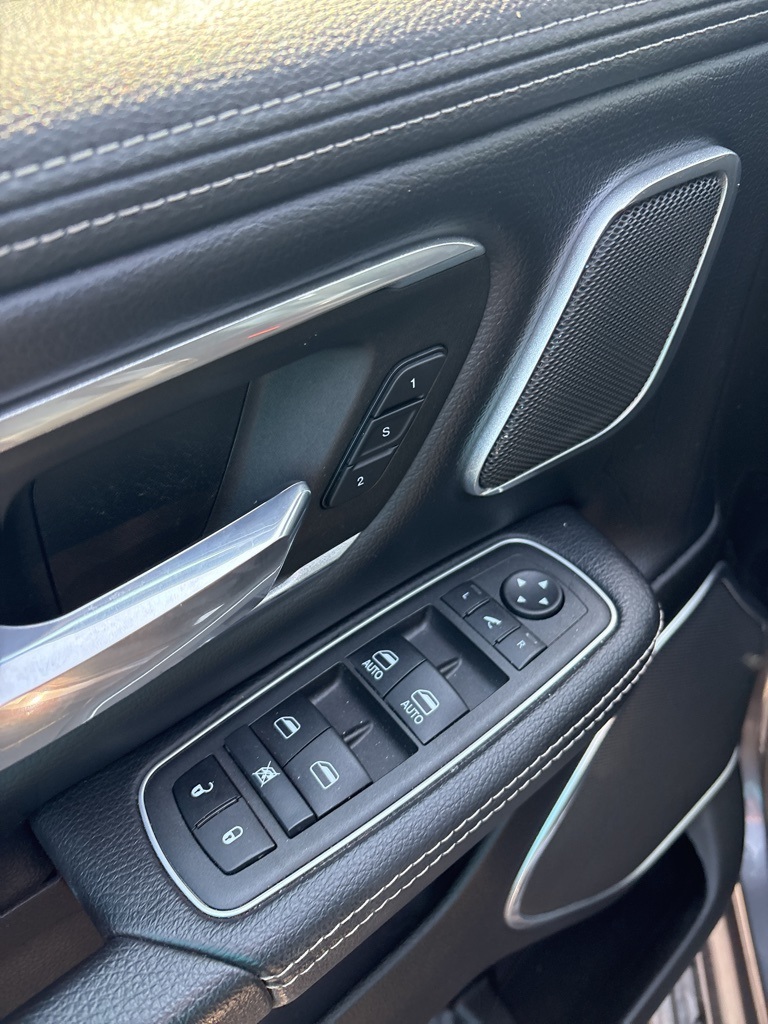 2022 Ram 1500 Laramie photo 3