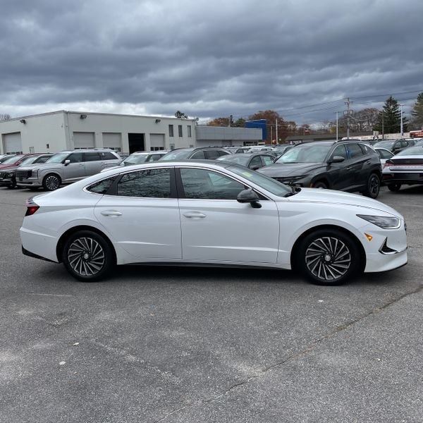 2023 Hyundai Sonata Hybrid Limited photo 2