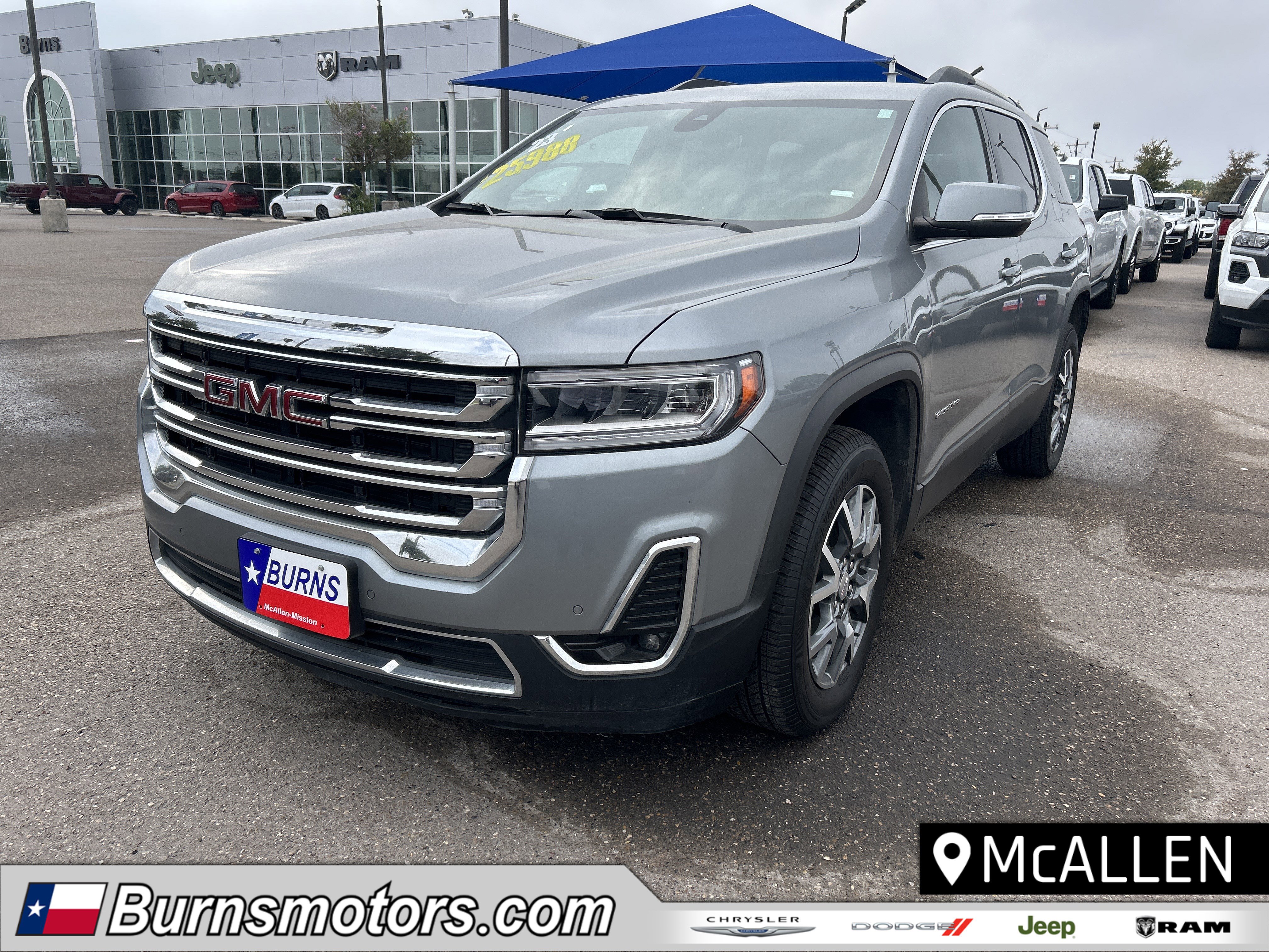 2023 GMC Acadia SLT's photo