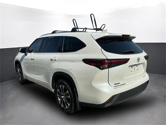 2020 Toyota Highlander XLE photo 2