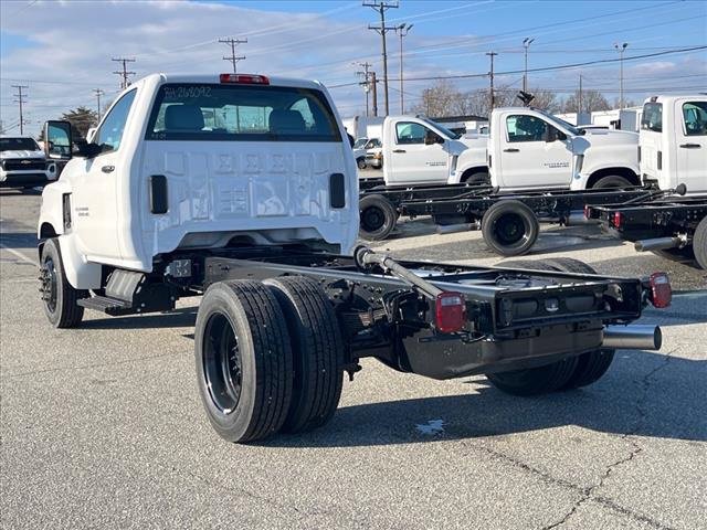 2024 Chevrolet Silverado 5500HD Work Truck photo 4