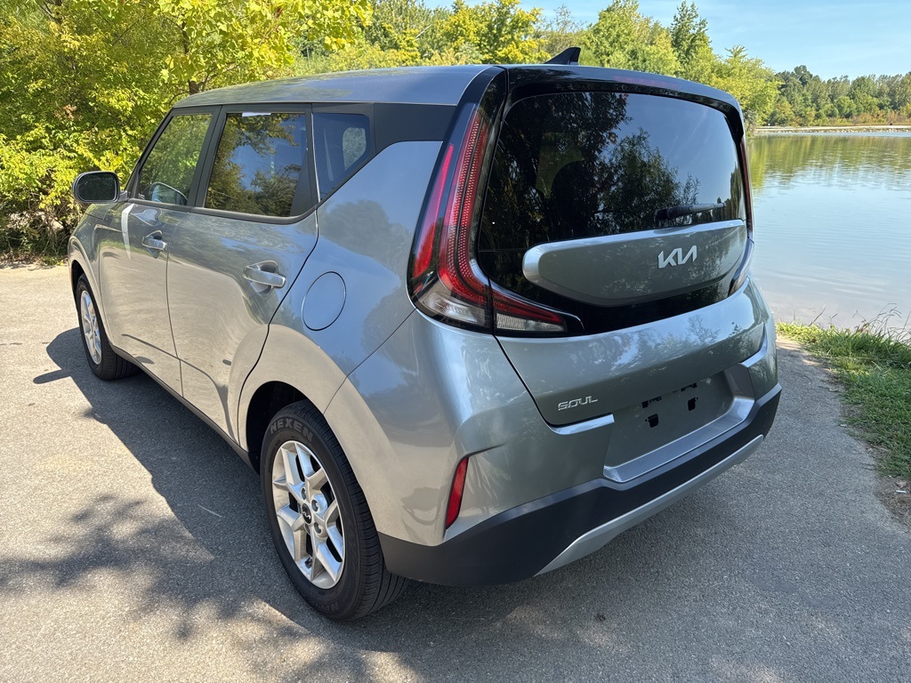 2024 Kia Soul LX photo 5