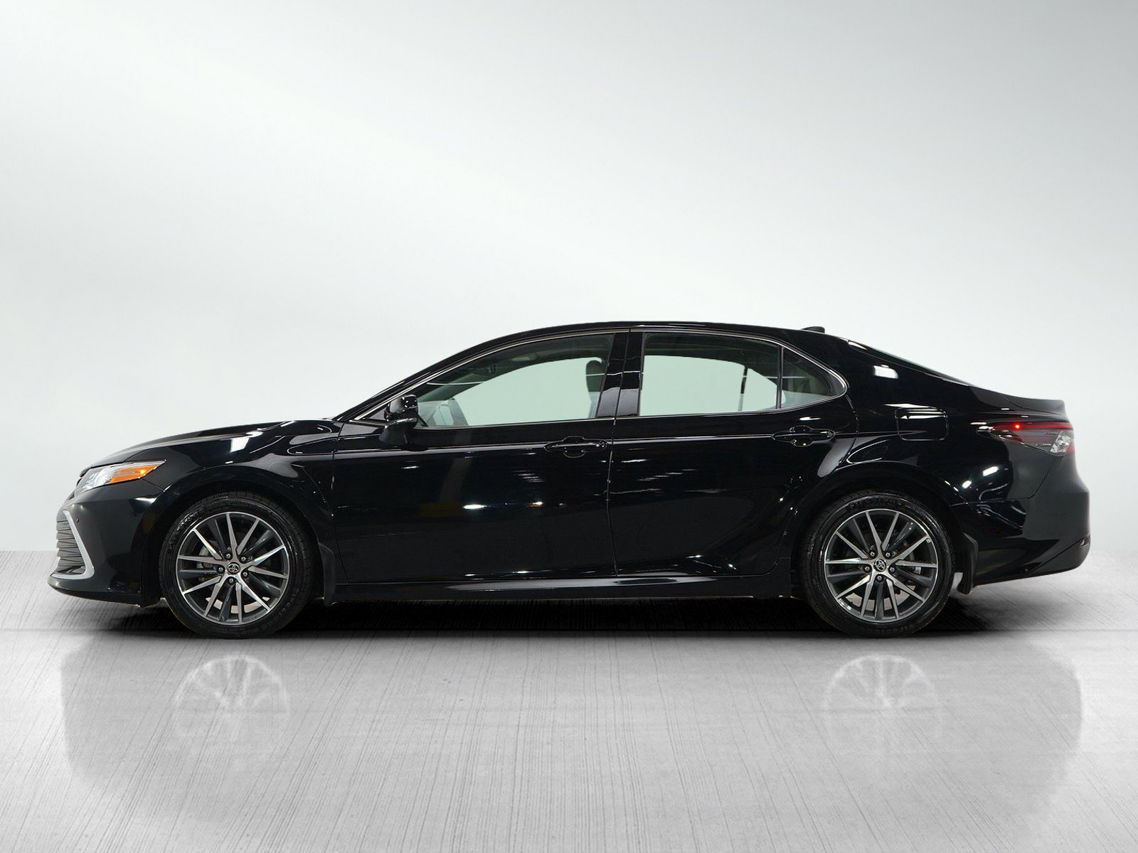 Used 2024 Toyota Camry XLE with VIN 4T1F11BK0RU108695 for sale in Bloomington, Minnesota