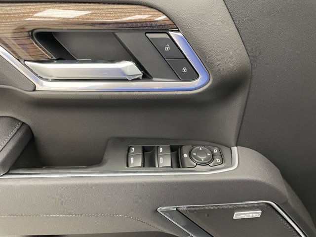 2025 Chevrolet Silverado 1500 RST photo 12