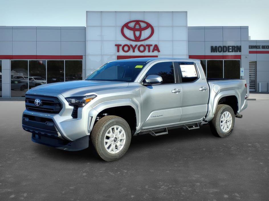 2025 Toyota Tacoma SR5's photo