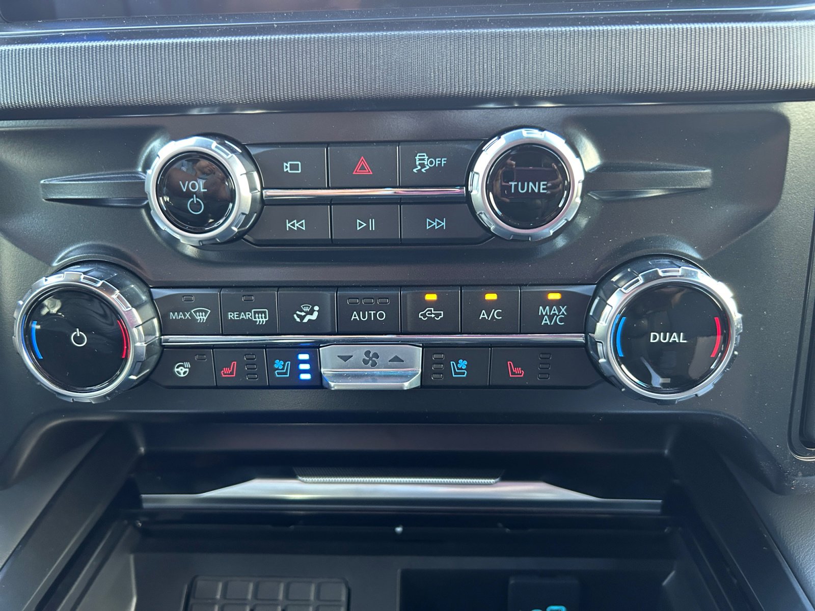 2026 Ford F-350 Platinum photo 13