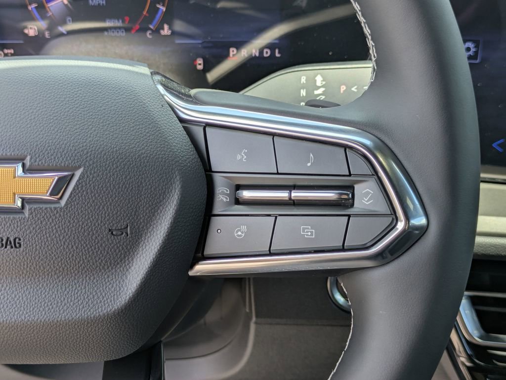 2025 Chevrolet Traverse photo 11