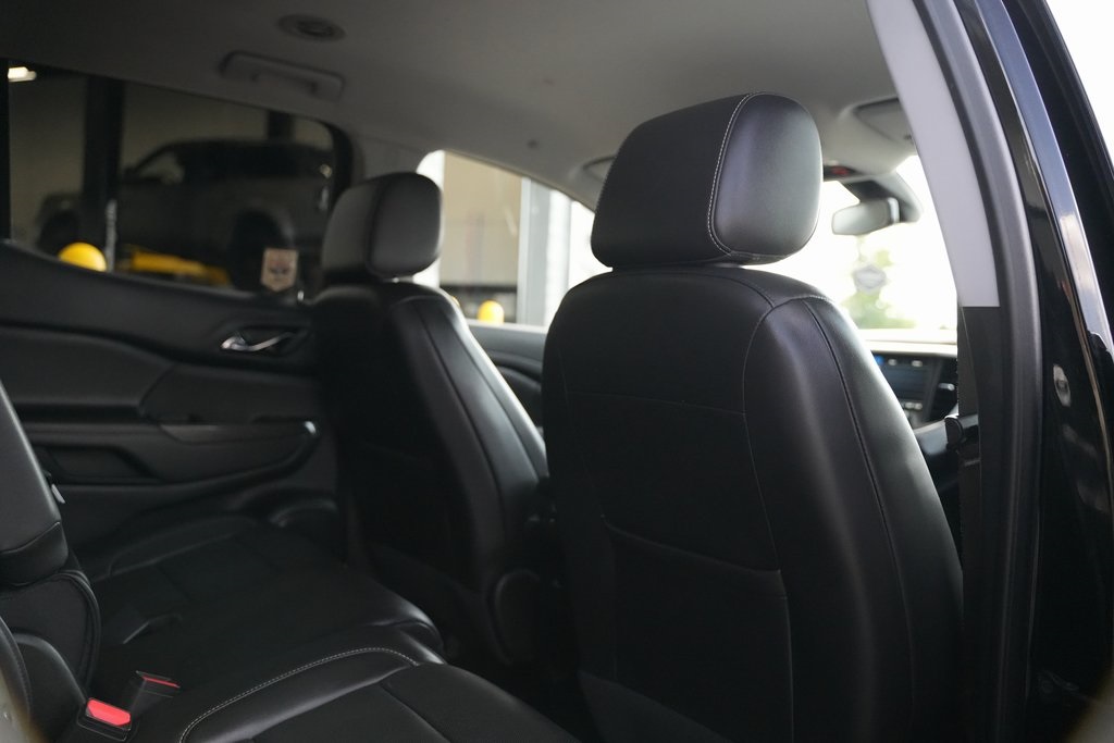 2023 Gmc Acadia SLT photo 27