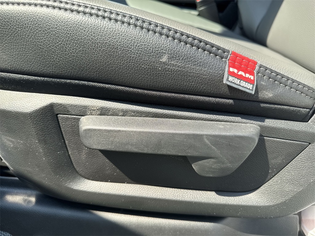 2025 Ram 4500 Tradesman photo 12