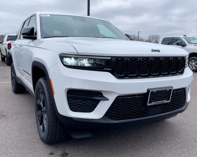 2025 Jeep Grand Cherokee Altitude X photo 4