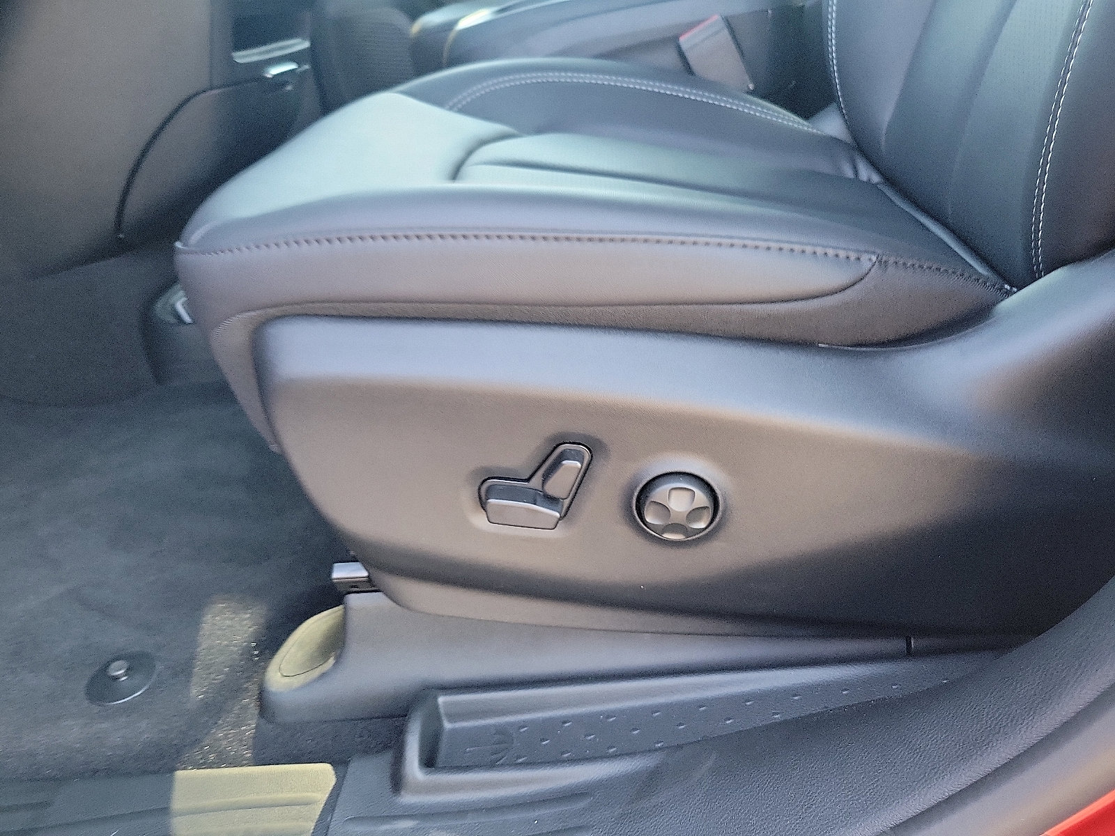 2026 Chrysler Voyager LX photo 12