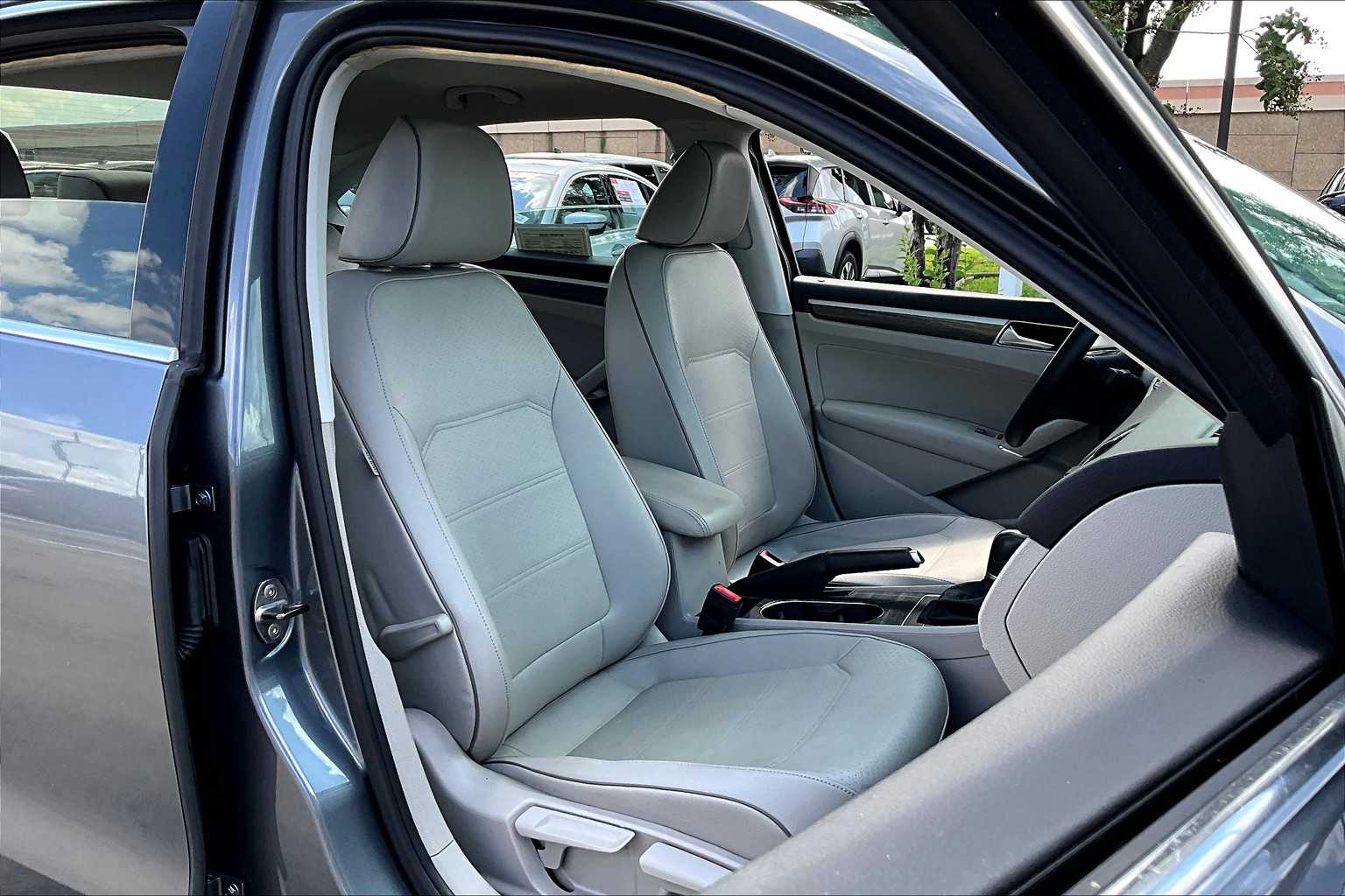 2018 Volkswagen Passat 2.0T SE photo 7