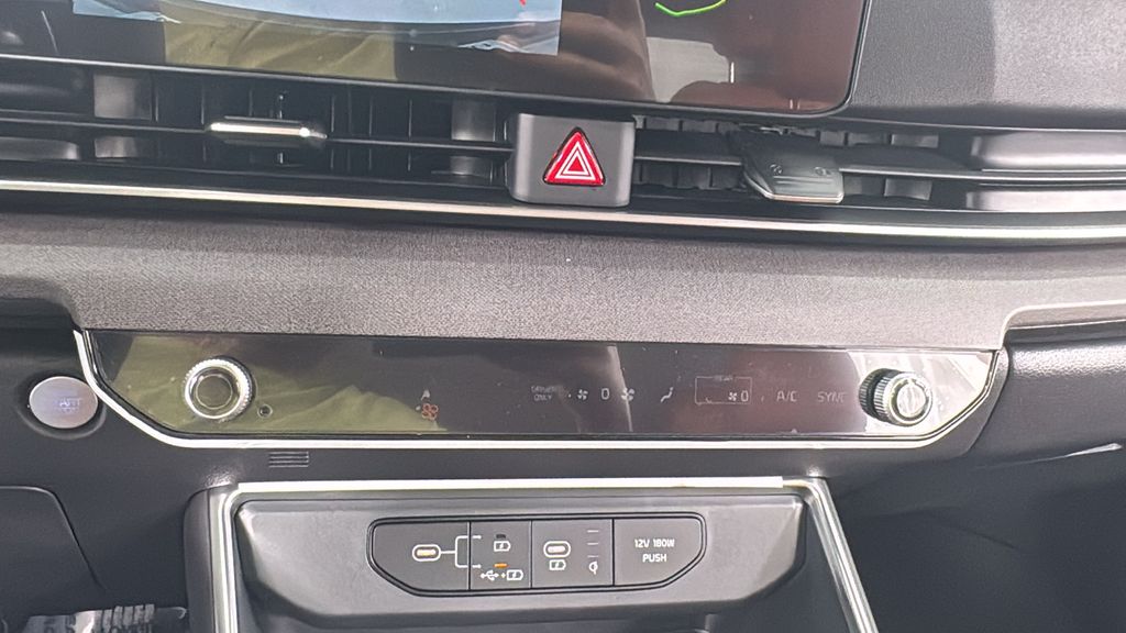 2026 Kia Carnival EX photo 28