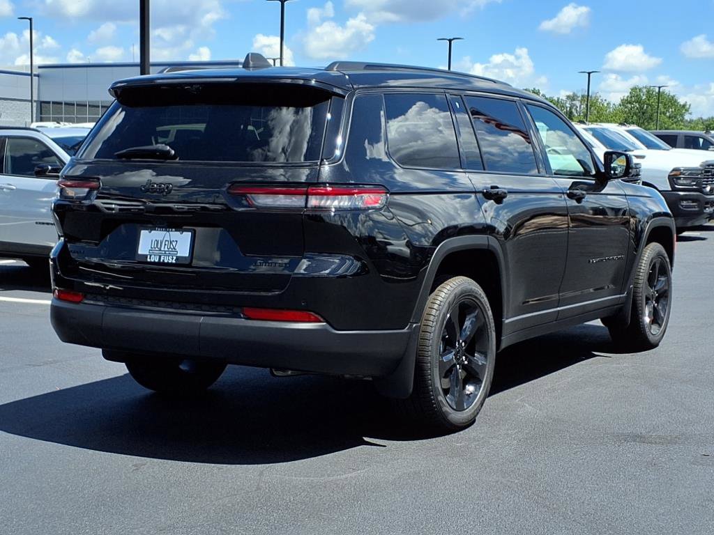 2025 Jeep Grand Cherokee Limited photo 14