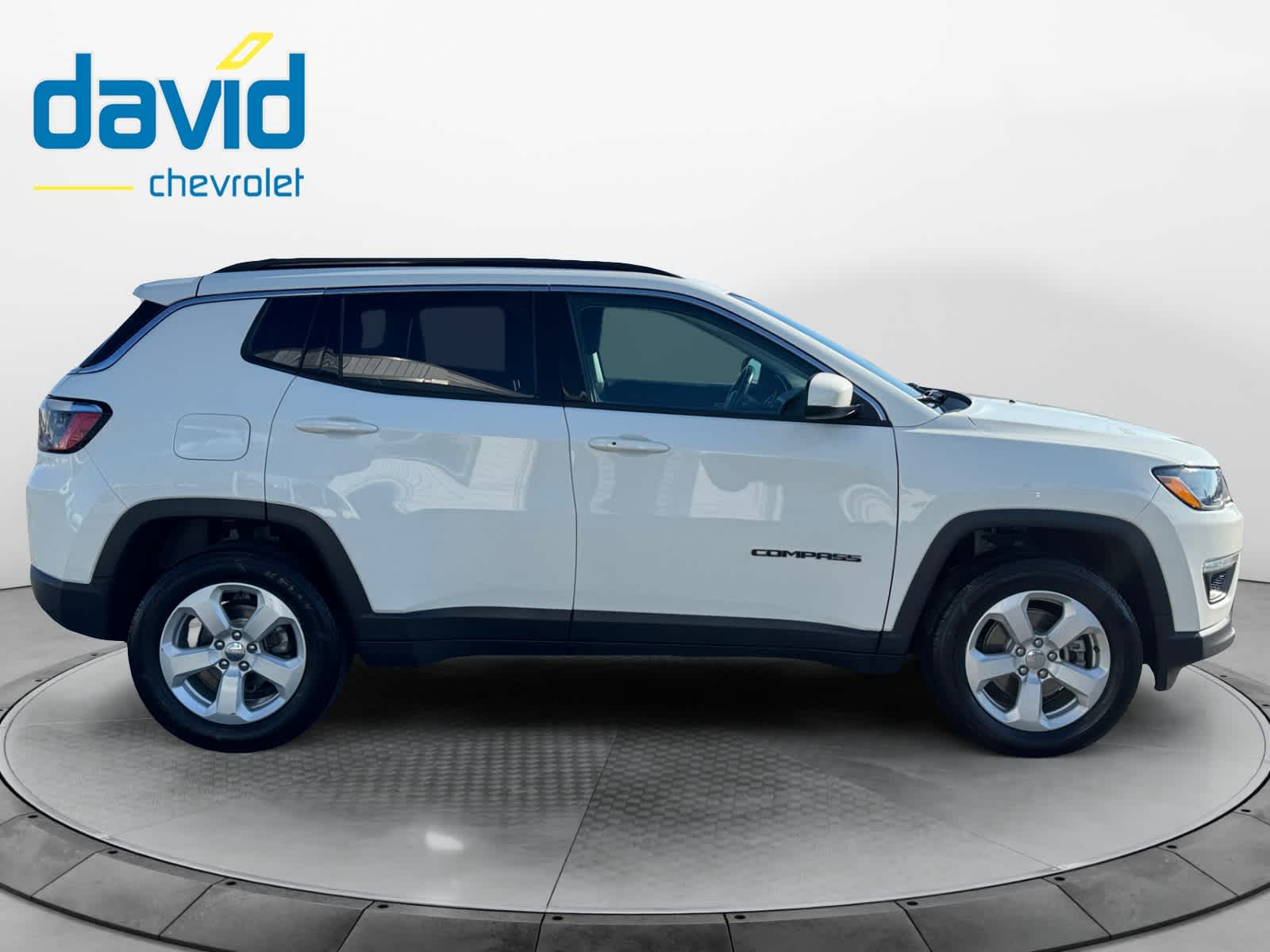 2021 Jeep Compass Latitude photo 3