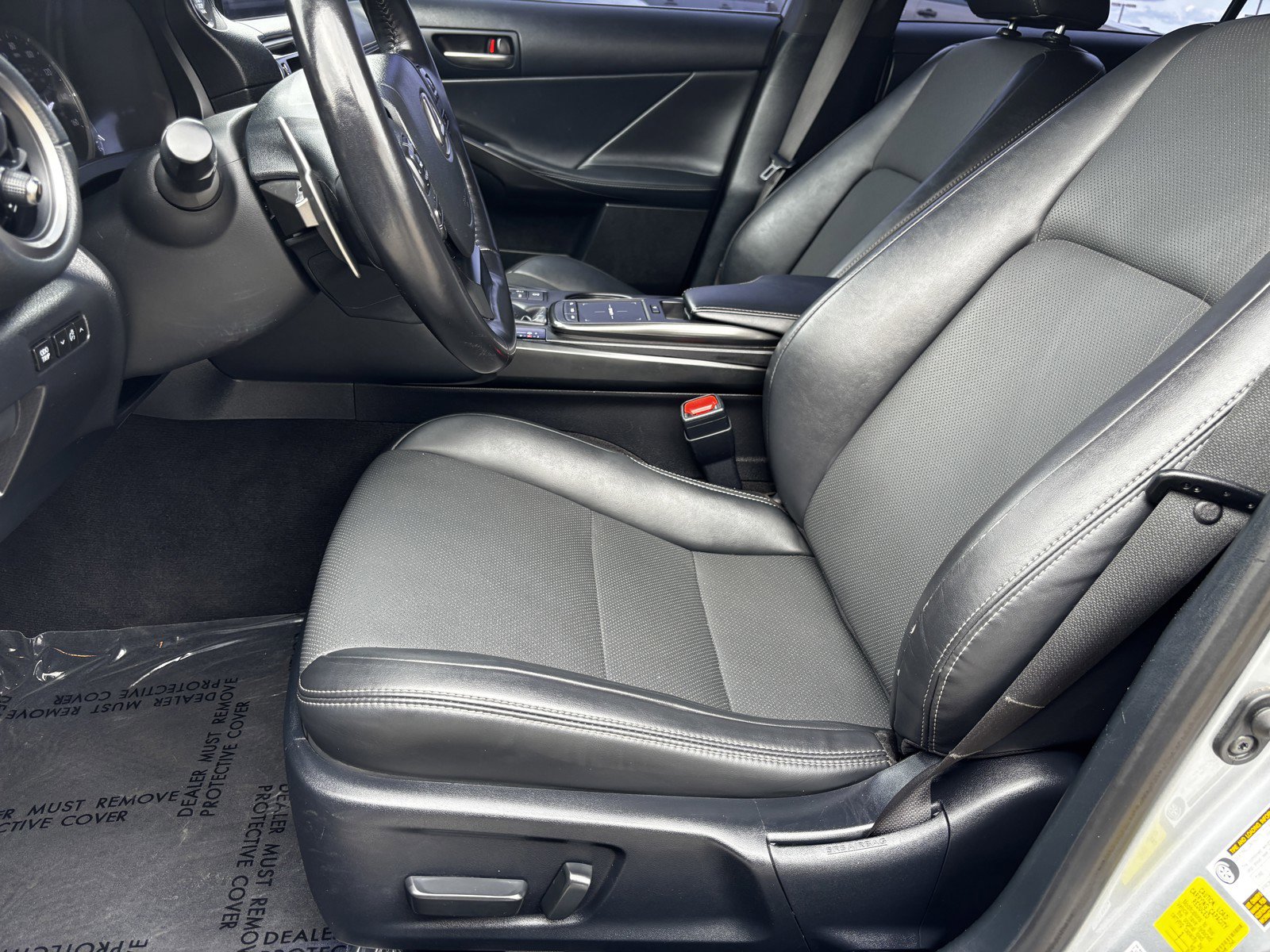 2021 Lexus IS 300 photo 22