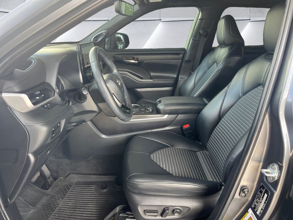 2023 Toyota Highlander XSE photo 7