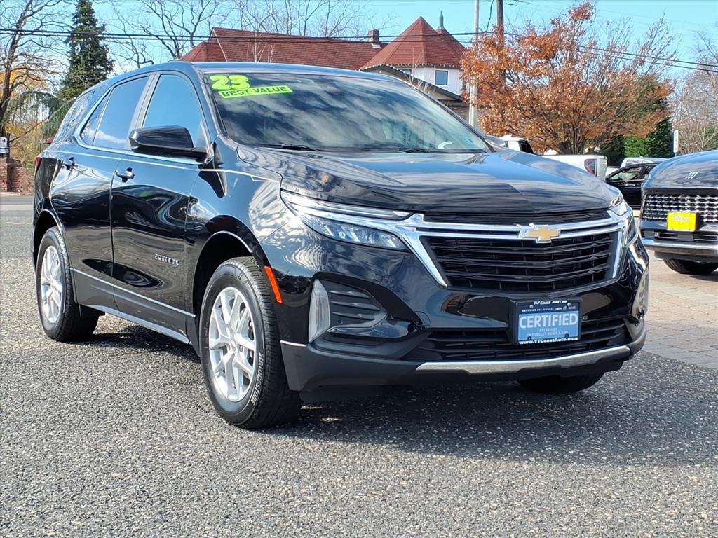 2023 Chevrolet Equinox LT photo 2