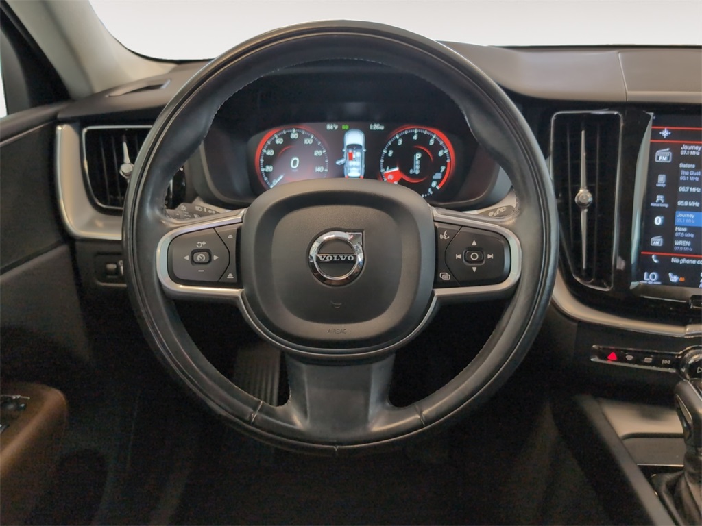 2018 Volvo XC60 T5 Momentum photo 11