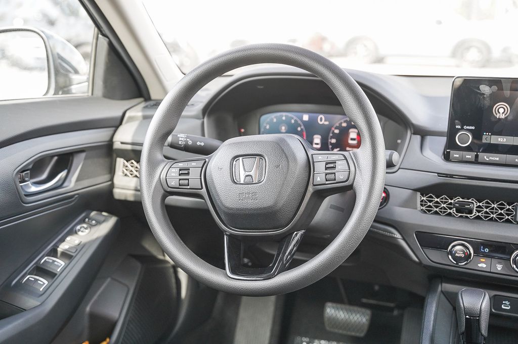 2025 Honda Accord LX photo 17