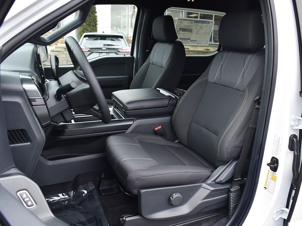 2025 Ford F-150 STX photo 4