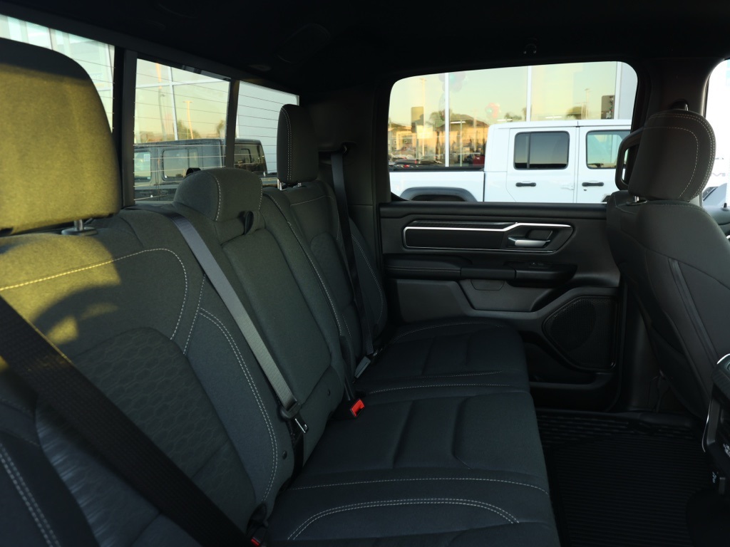 New 2026 Diamond Black Crystal Pearl-Coat Exterior Paint RAM Big Horn/Lone Star image 16