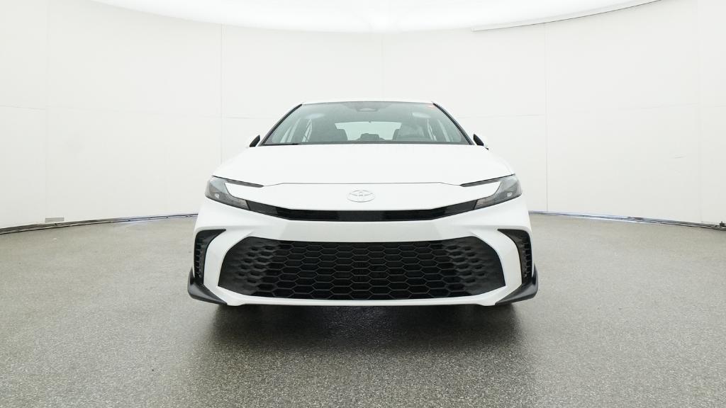 2025 Toyota Camry SE photo 3