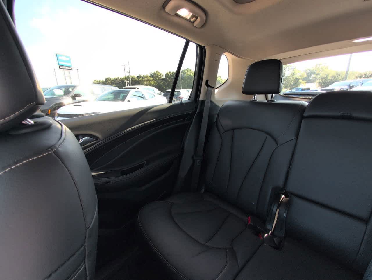 2018 Buick Envision Essence photo 2