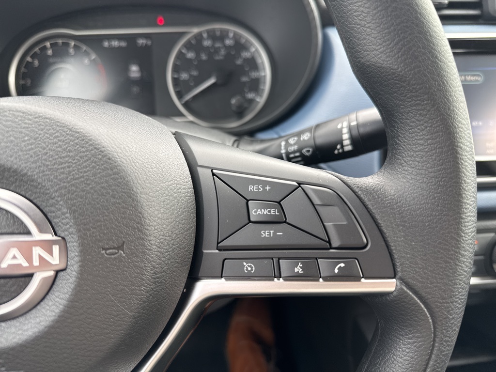 2025 Nissan Versa 1.6 SV photo 17