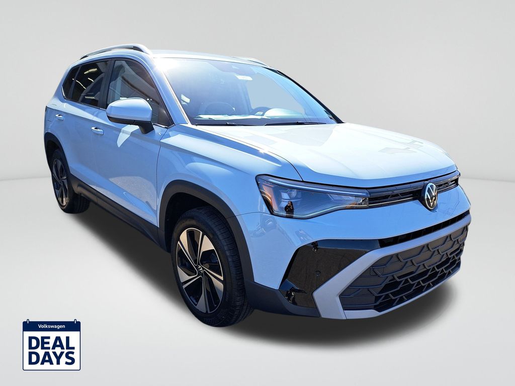 2025 Volkswagen Taos SE photo 3